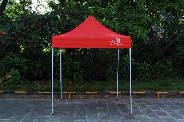 紅色帳篷 vs 藍(lán)色帳篷 地?cái)偡罆衽c折疊桌椅選購指南